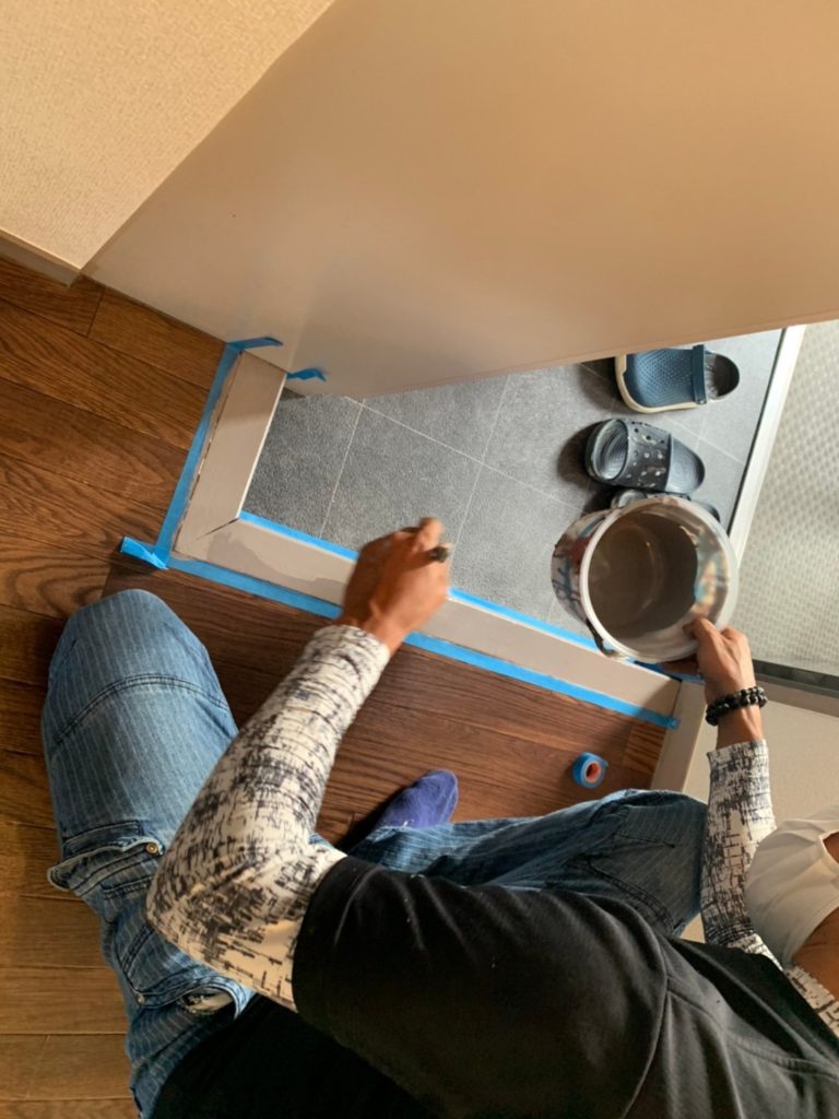 愛知県名古屋市名東区 マンション 玄関上がり框塗装工事【オンソー有限会社】